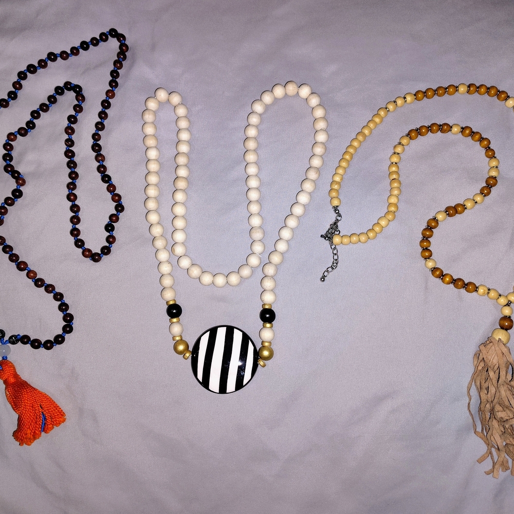 Striped Pendant Beaded Necklace